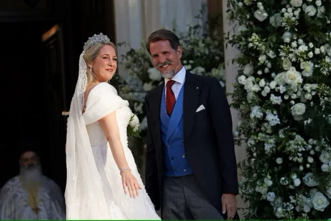 El Romántico Enlace de la Princesa Teodora de Grecia y Matthew Kumar: Tradición, Historia y Esplendor Royal