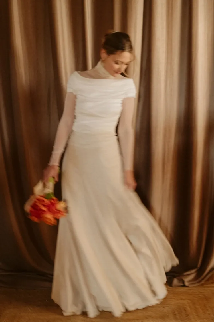 Vestidos de Novia con Mangas de Tul: Elegancia y Versatilidad para las Bodas de 2024